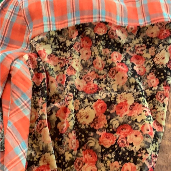 Aratta Long sleeved button up with awesome detail! - Picture 5 of 5